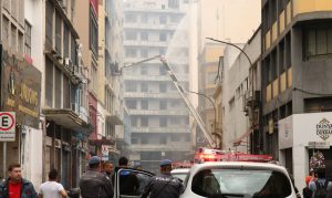 Incêndio no centro de São Paulo. Foto: Rovena Rosa/Agência Brasil